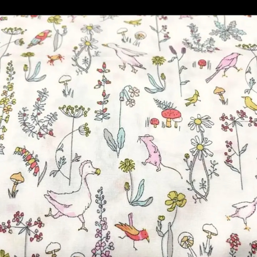 ⭐️送料無料⭐️ リバティ 生地を使用した 持ち手付き お着替え袋