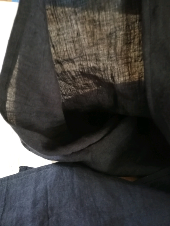 くったり上質なベルギーリネンのストール　ブラック 9枚目の画像