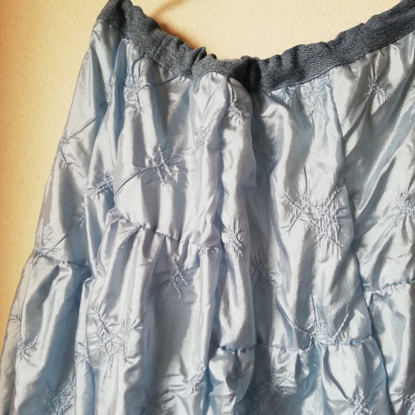 透け感のある・つぎはぎひらひらスカート　薄いブルー　ロングスカート 3枚目の画像