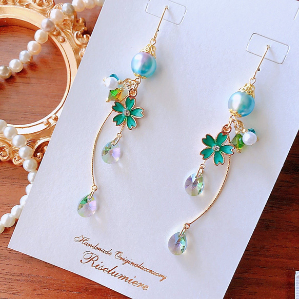 パラダイスシャイン レアカラー クリスタルガラスと桜のピアス 