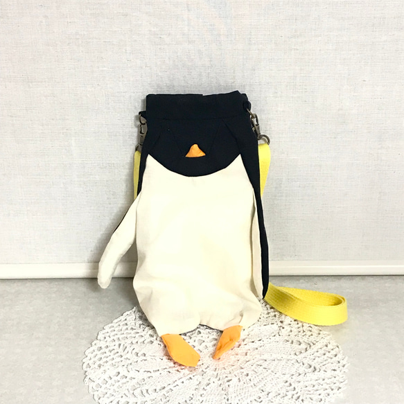 保温保冷、ペンギンの巾着(ショルダーベルト付き) 1枚目の画像