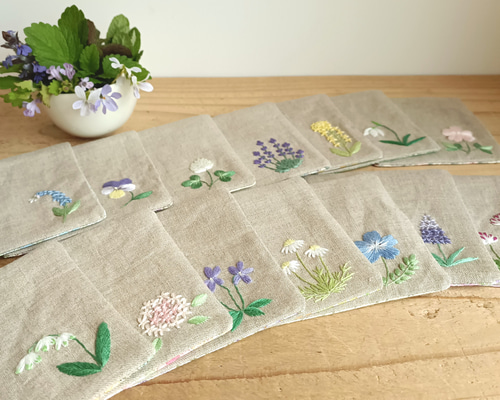 手刺繍入りハンドメイドコースター3枚セット　ハーフリネン 手刺繍入りハンドメイドコースター3枚セット ハーフリネン 食器