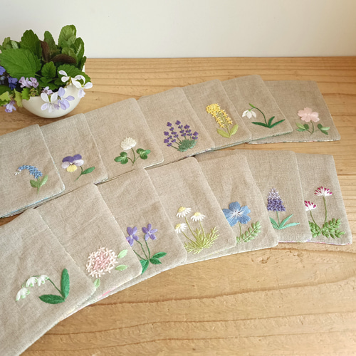 Bシリーズ 選べる！小さなお花刺繍のリバーシブルリネンコースター