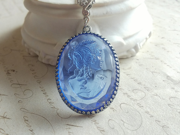 ヴィンテージ Blue-transparentカメオ(40×30㎜)Silverカラー ヴィンテージ Blue-transparentカメオ(40×30㎜)Silverカラー