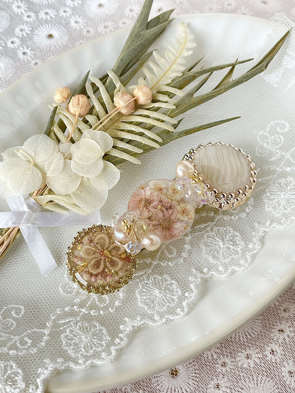 フラワーレースと小さなお花の花束バレッタ❋レジンアクセサリー