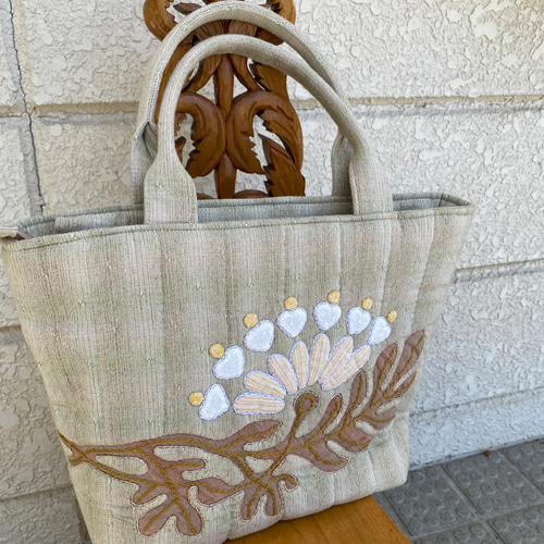 パッチワークのトートバッグ☆葉っぱのアップリケ トートバッグ