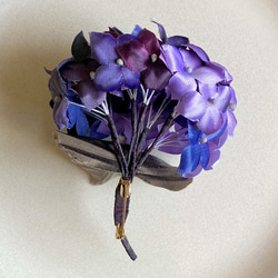 紫に輝く紫陽花のコサージュ　HT 017 6枚目の画像