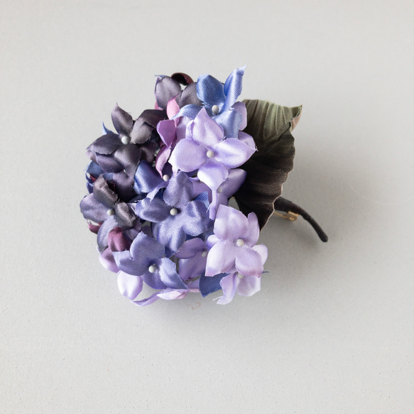 紫に輝く紫陽花のコサージュ　HT 017 3枚目の画像