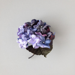 紫に輝く紫陽花のコサージュ　HT 017 4枚目の画像