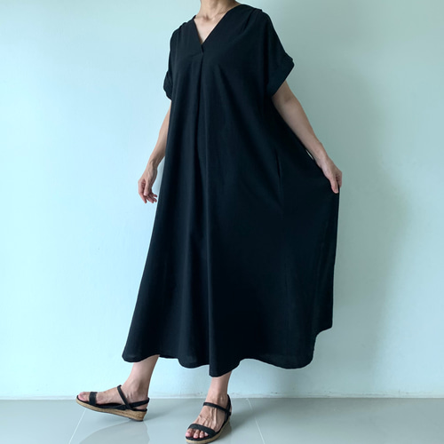 ハンドメイド 人気作家 フレンチリネンハイネックフレアマキシワンピース 黒 フレンチリネン黒で作ったハイネックフレアマキシワンピース