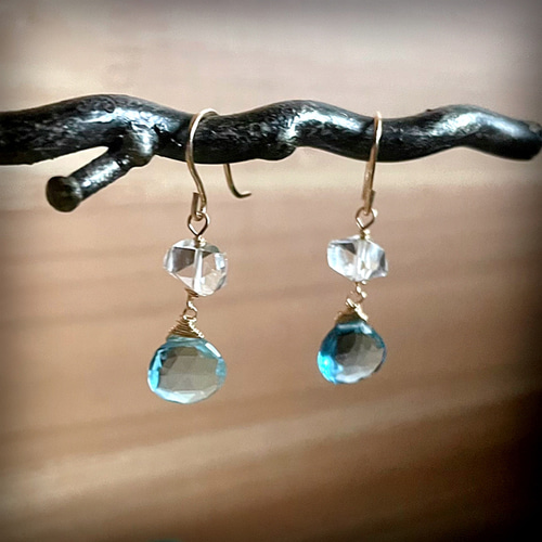 14kgfゴールド スイスブルートパーズとハーキマーダイヤモンドのピアス