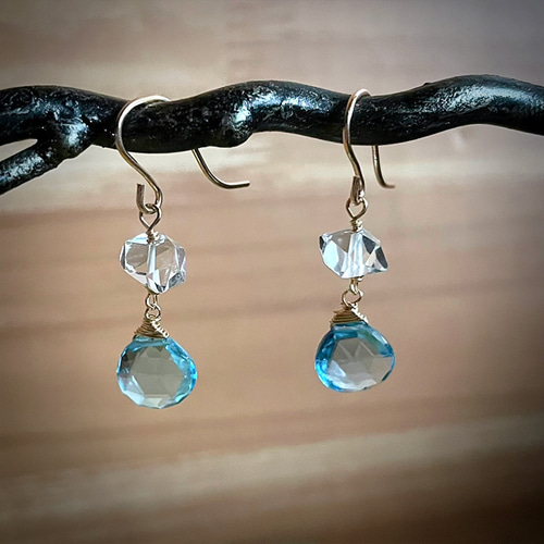 Rotkäppchenさん専用】ブルーダイヤモンド ゴールドチェーン ピアス