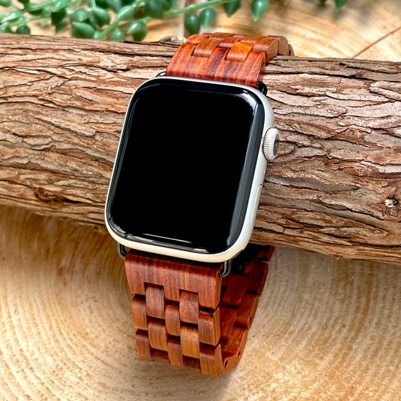 【木製バンド】EINBAND AppleWatch アップルウォッチ 木のベルト 22mm【レッドサンダルウッド】 2枚目の画像