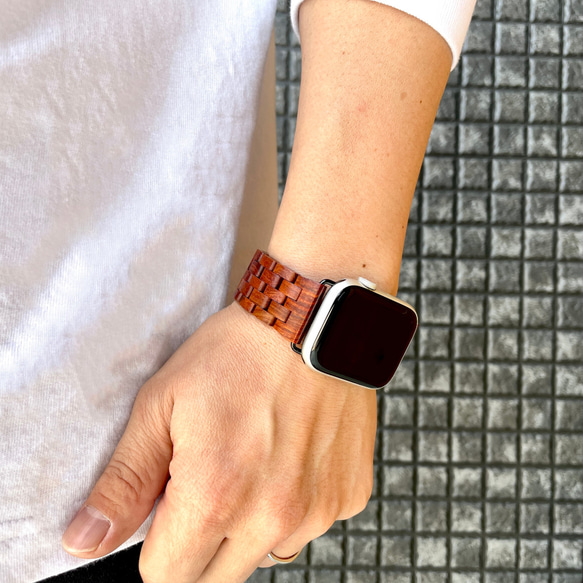 [木錶帶]EINBAND Apple Watch 木錶帶 22mm [紫檀] 第5張的照片