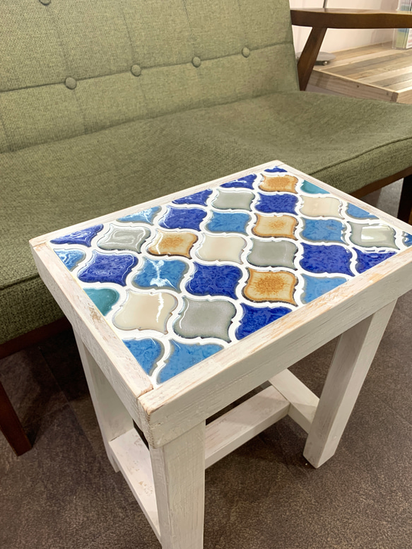 レトロなかわいさが魅力のランタンタイル　サイドテーブル　ブルー系02 5枚目の画像