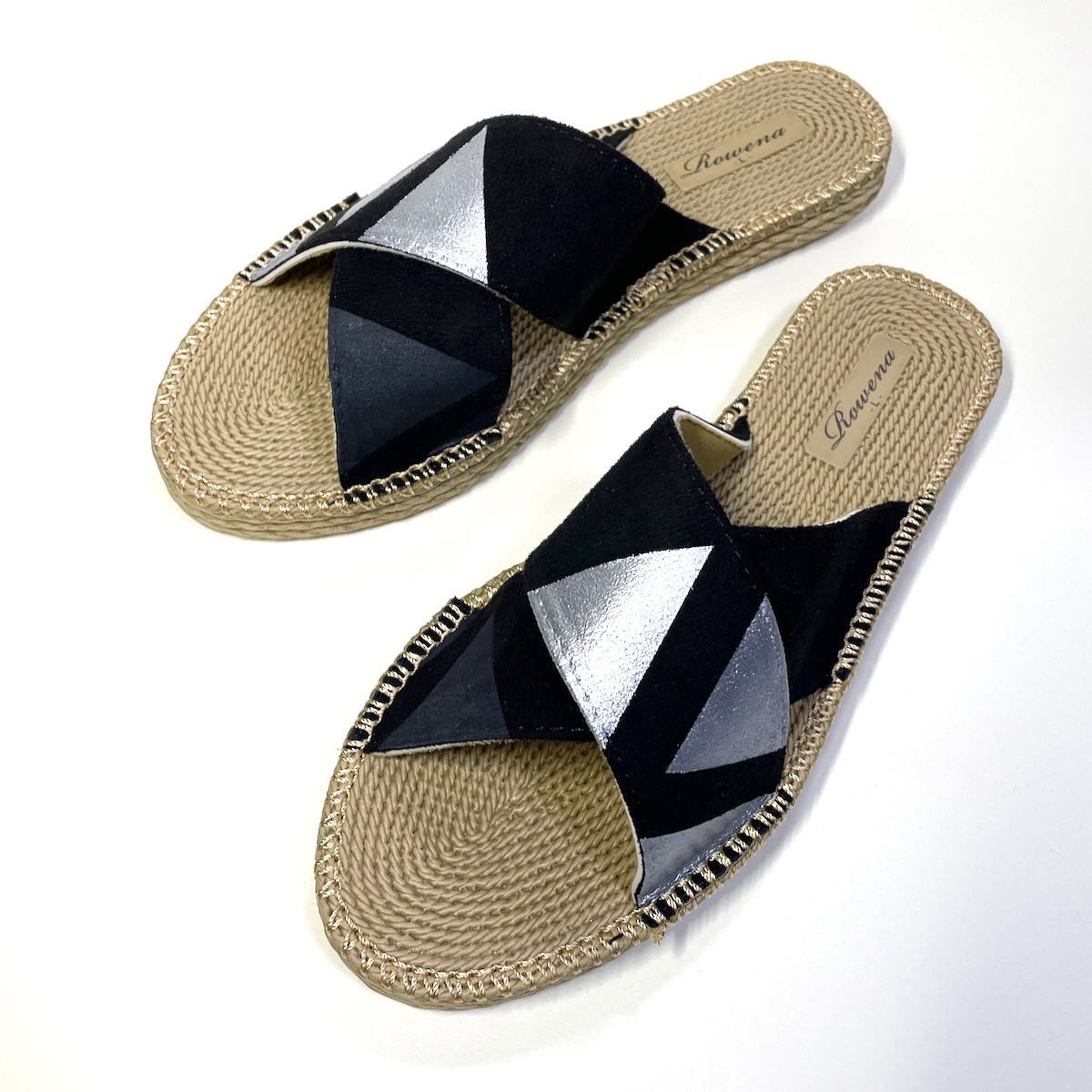 驚きの軽さでオススメ♪ジオメトリッククロスサンダルβ (ブラック × シルバー) ジュート風ソール