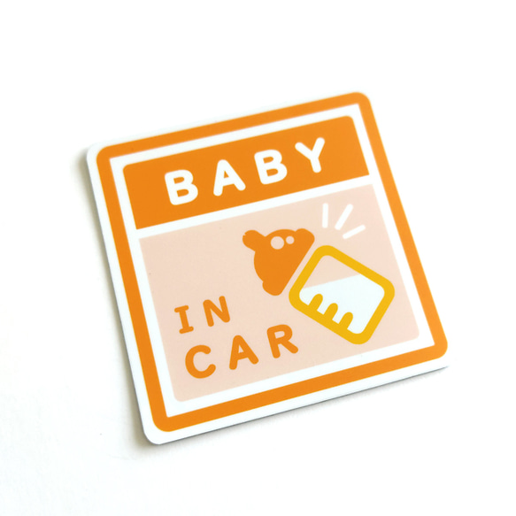 ９×９cm【★BABY IN CAR マグネットステッカー/ブライトオレンジ】赤ちゃん 子供 乗車中 セーフティサイン 2枚目の画像