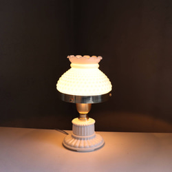 USAヴィンテージミルクガラス製ホブネイルフリルシェードテーブルライト｜アンティーク卓上照明ランプ◆アンティーク照明 16枚目の画像