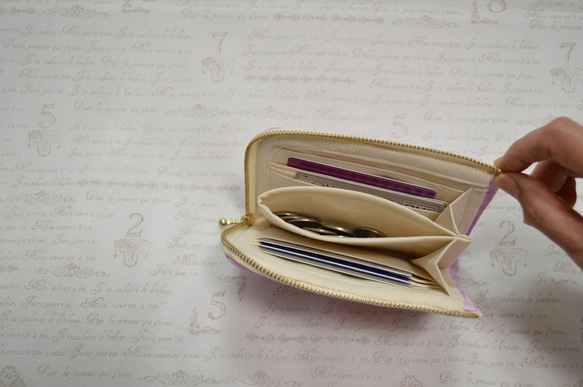 送料無料♪Ｌ字ファスナーミニ財布　赤いアンスリウムの小さいお財布【マチ付き】ハワイアンキルト 5枚目の画像