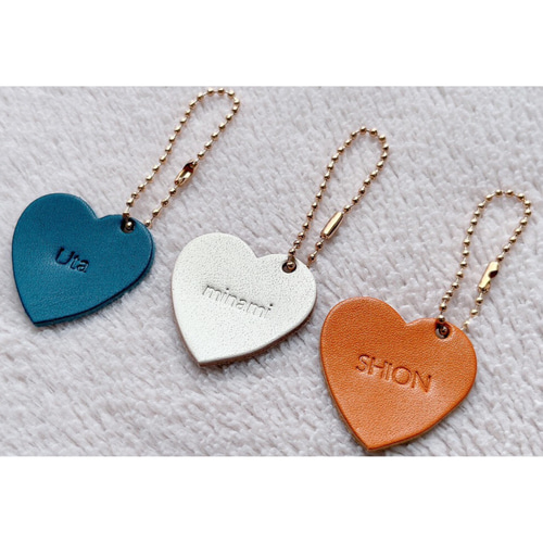 栃木レザー＊打刻印 ハートキーホルダー 革 席札 プチギフト 名入れ