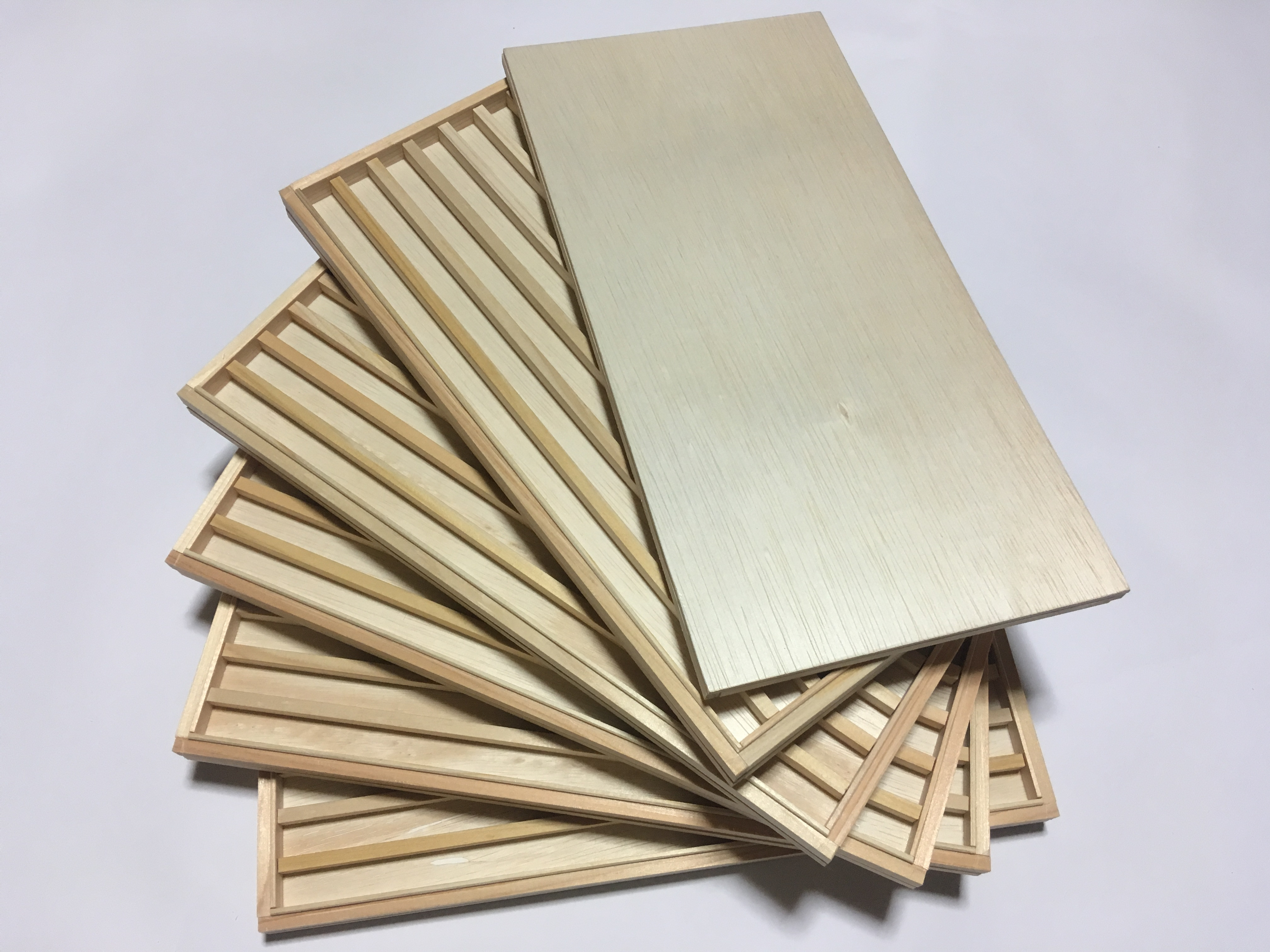 木の小物入れ５段重ね　ふた付き（１５㎝×３０㎝サイズ）