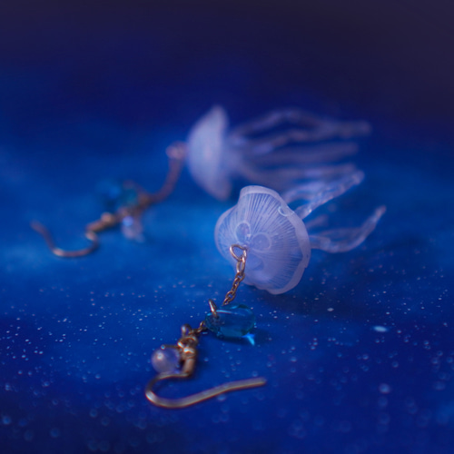 クラゲピアス・イヤリング】*飴玉海月の耳飾り*【ブルー】 ピアス