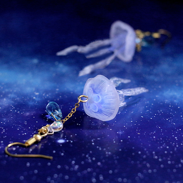クラゲピアス・イヤリング】*飴玉海月の耳飾り*【ブルー】 ピアス