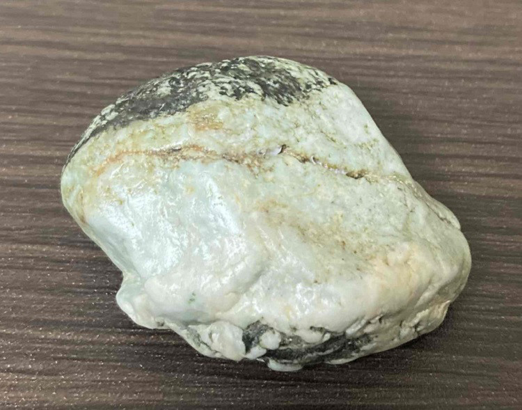 あわ貴石ギャラリーの美しい希少な天然阿波翡翠（ジェダイト）原石！