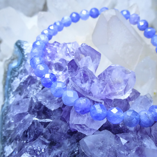 叶石【 人生を良い方向へ、幸福のお守り 】 タンザナイト ブレスレット  