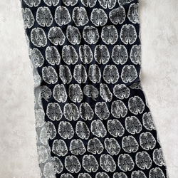 レース模様の様な『脳柄』ダブルガーゼショール(ブラック系) 4枚目の画像