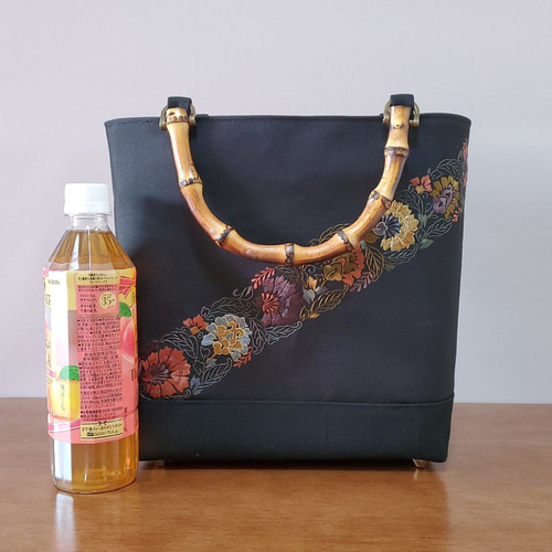 着物リメイク】大島紬 刺繍 お出掛けバック バンブー持ち手 和装