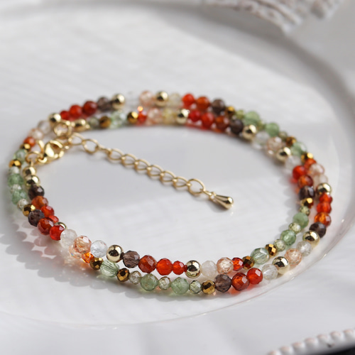 バリ島民族衣装を思わせる天然石のエスニックカラーネックレス