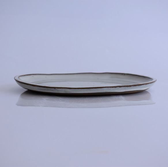楕円形・オーバル・重め平皿　赤土×チタンマット釉 3枚目の画像