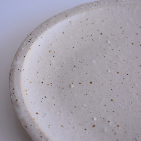 楕円形・オーバル・重め平皿　黄御影土×白失透釉 6枚目の画像