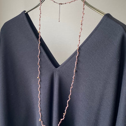 100cm ショコラ色 コットンレース糸とビーズのロングネックレス　かぎ針編み 7枚目の画像