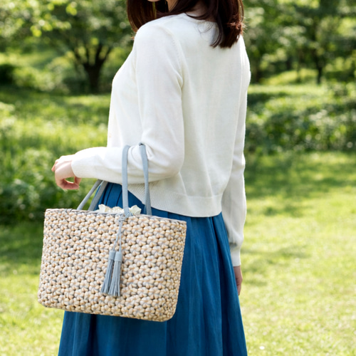 グレー＆ミルクティーベージュの花編みクラフトかごバッグ【クラシカル