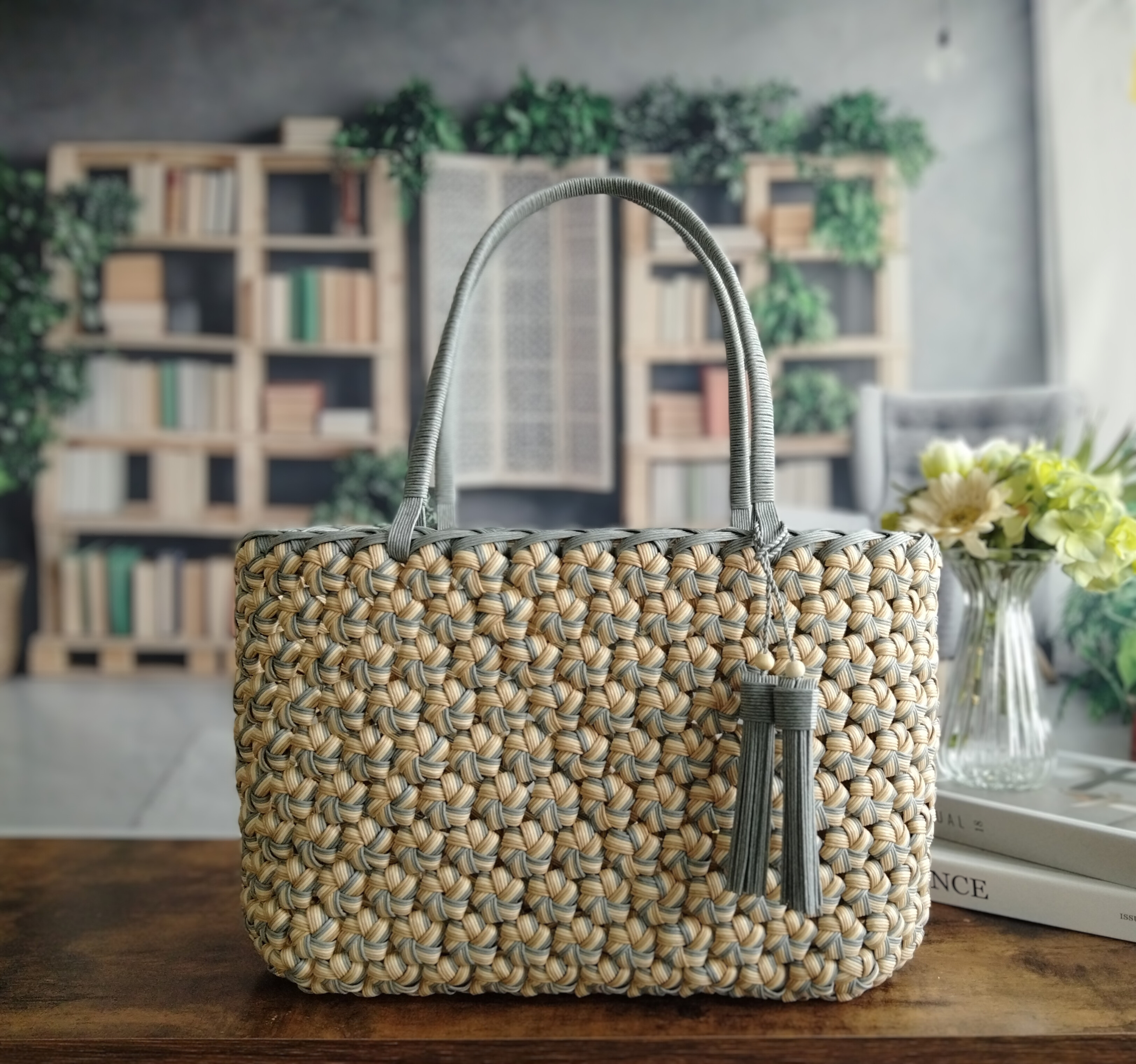 yuki 　COACH 花モチーフ付きベージュかごバッグ yuki 様専用 COACH 花モチーフ付きベージュかごバッグ - メルカリ