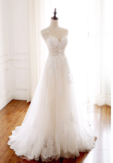 抜群のおしゃれ見え 花柄のモチーフ刺繍が美しく ウエディングドレス ソフトチュール トレーン 2次会/結婚式/披露宴