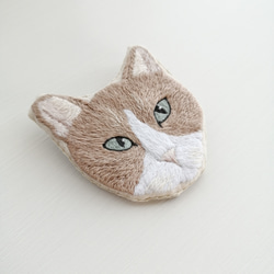 【限定1点】猫刺繍のブローチ　Tea 3枚目の画像