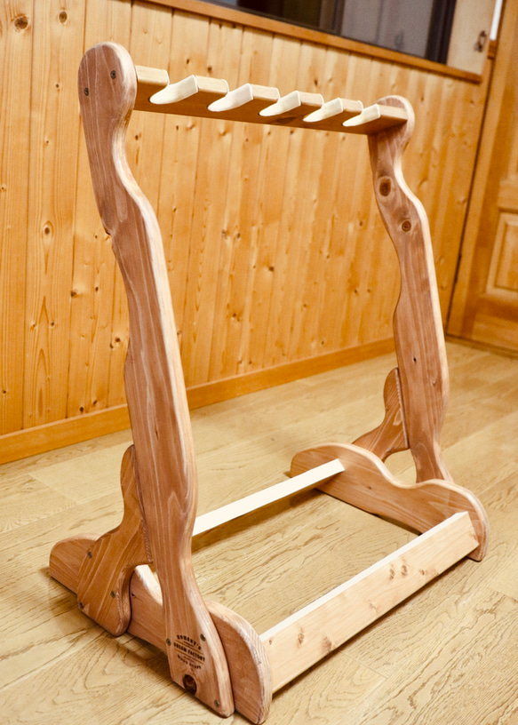 【24時間以内に発送】手作り木工　木製ギタースタンド （チーク） ５本掛け 12枚目の画像