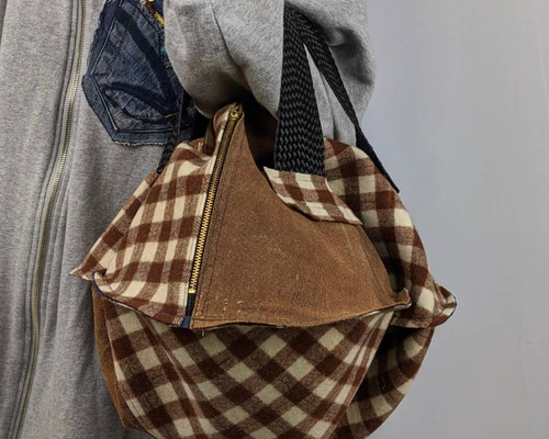 古布酒袋×裂織　バッグ　ハンドメイド　時代物　幟旗　むかで 古布酒袋×裂織 バッグ ハンドメイド 時代物 幟旗 むかで