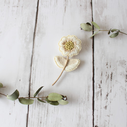 【レトロなお花のブローチ】(アイボリー)オートクチュール刺繍ブローチ 7枚目の画像