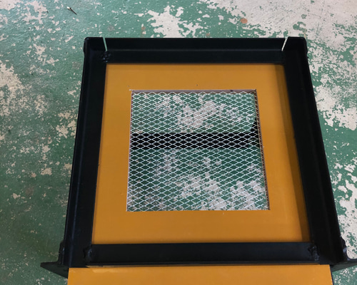 日本蜜蜂 重箱用巣箱台 30cm用 メッシュ底板セット 日本蜜蜂 巣箱台 メッシュ底板セット 30cm用 ハウス・小屋 まめ