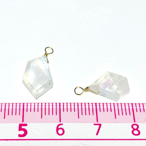 14kgf 一粒ベゼルチャーム ◝✩レインボームーンストーン.⋆⟡