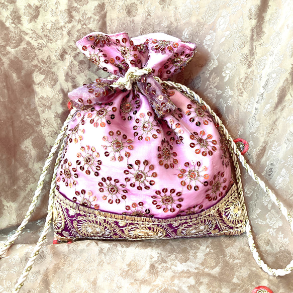 インド刺繡　　巾着バック　ポーチ　NO,21 オレンジ　インド　サリー　サリーボーダー　　刺繍　生地　布　素材　小物　　 1枚目の画像