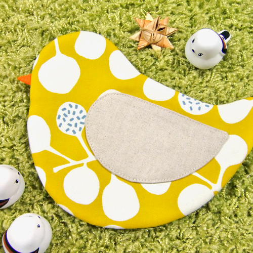 鳥ポーチ 19×15cm 北欧柄 リーフ柄マスタード【鳥型 小物入れ コイン