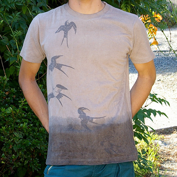 ヘンプコットンTシャツ（半袖）【燕（つばめ）】 柿渋染めと鉄媒染 3枚目の画像