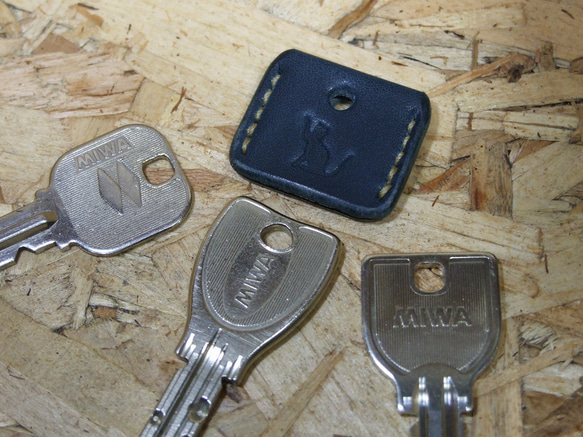 猫刻印のキーカバー　サドルネイビーｘベージュ 10枚目の画像