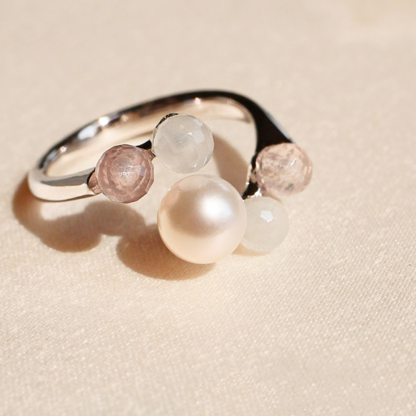 Akoya 珍珠乳白色千層酥 5 滴戒指 開口戒指均碼 第1張的照片