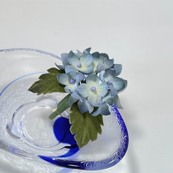 布花しっとり大人カラーのブルーが優しい紫陽花のブローチ 4枚目の画像